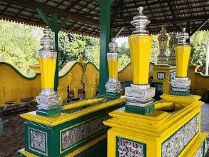 Makam Habib Husein Bin Ahmad Al-Qadrie Jamalullail