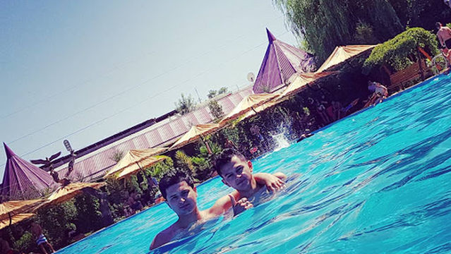 Swimming pool - Sunrise