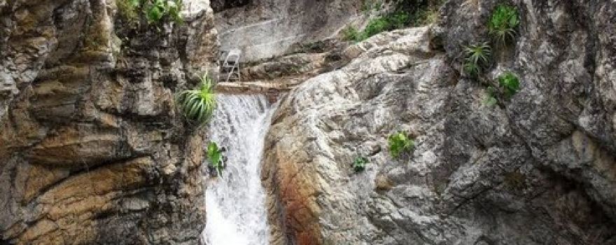 Banho da Cachoeira de Palmeiras