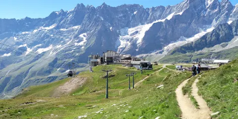 Sentiero Partenza da Plan Maison per Lago Goillet ad Alpe Verser Segnavia 18E