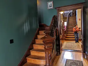 SK Haunted Victorian Mansion