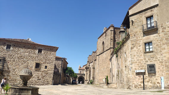 Lola Muñoz Martín.- Guía Plasencia