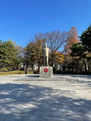 Hotels near Dosan Park