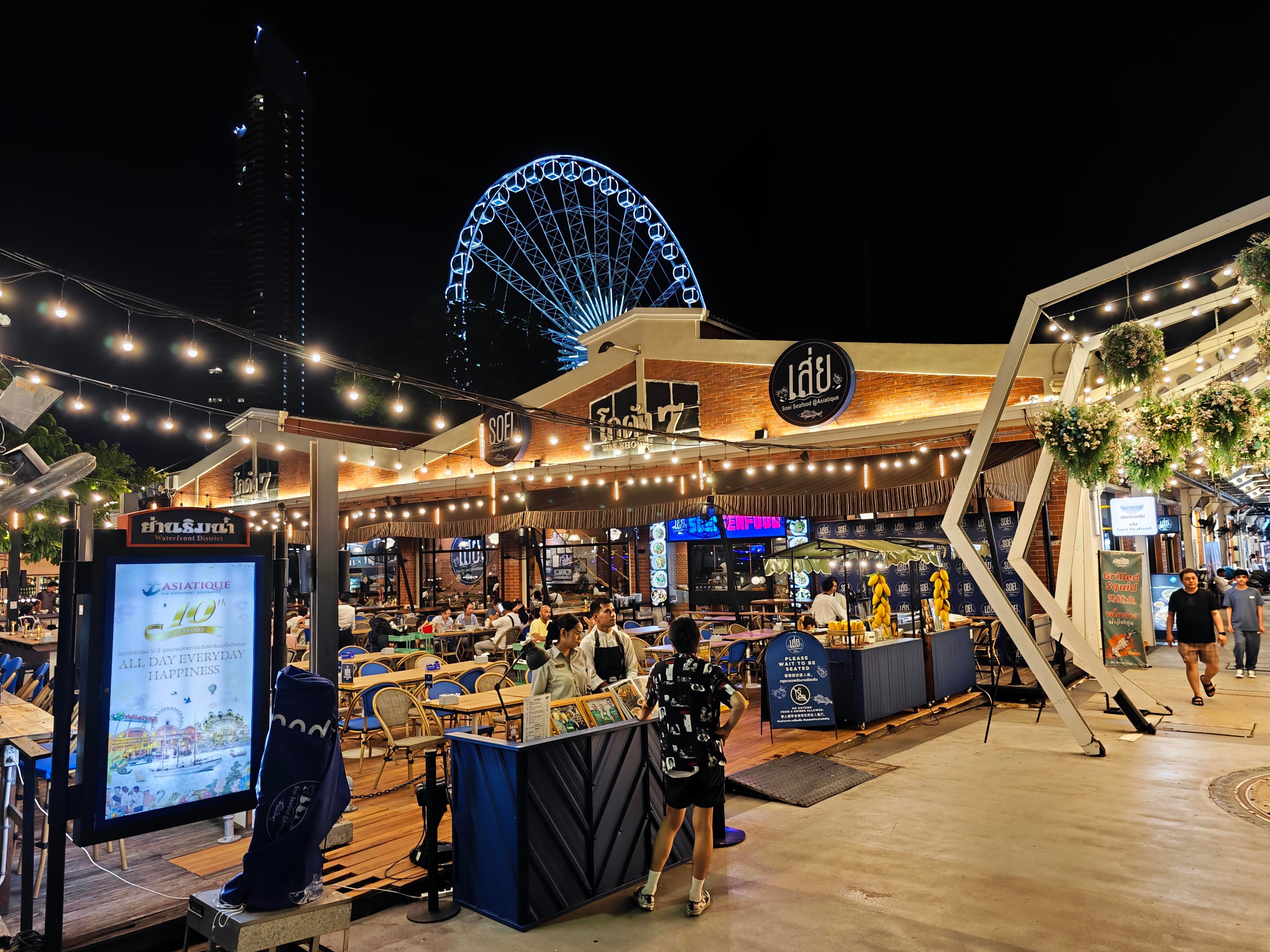 Asiatique The Riverfront