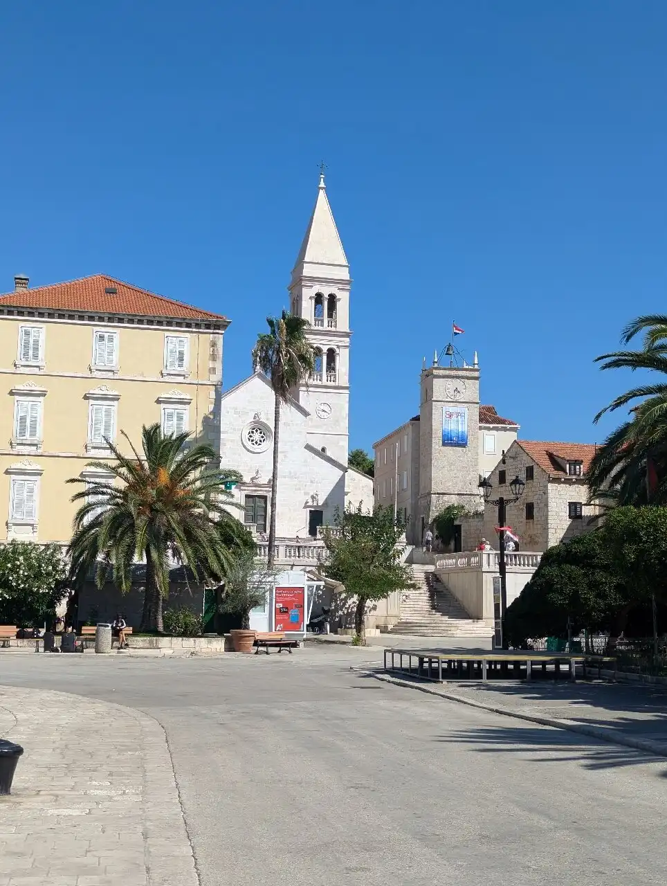Hotels near Supetar Bay