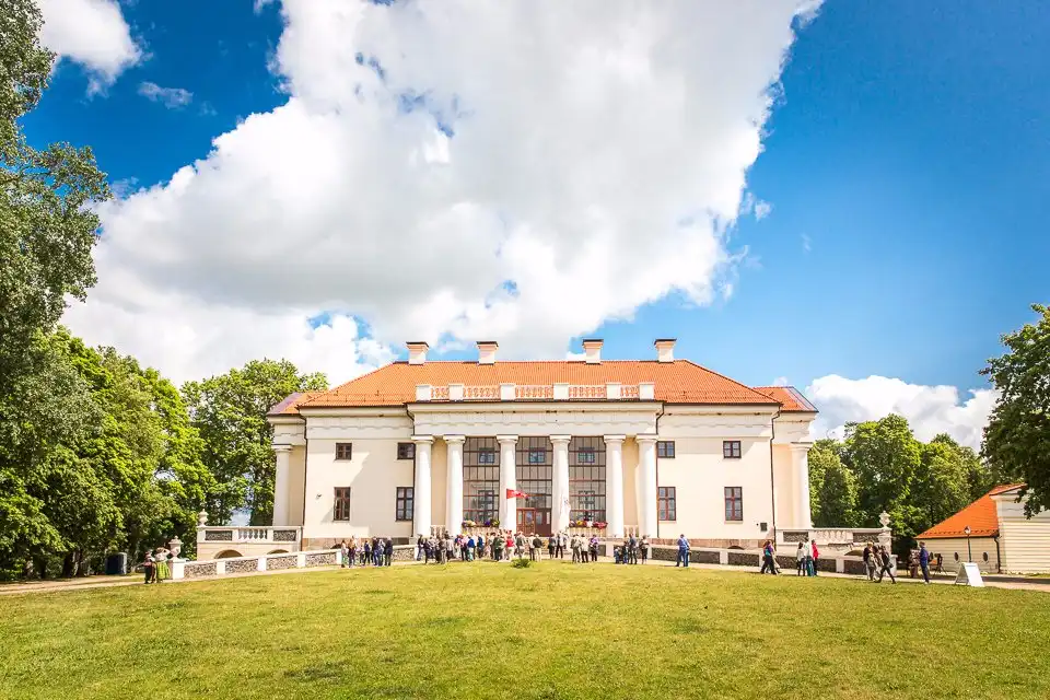 Hotels near Pakruojis Manor Living Museum