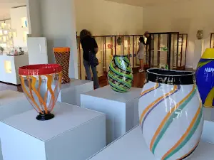 Höglund Art Glass Studio & Gallery