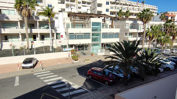 Le petit salon ( massage therapy)