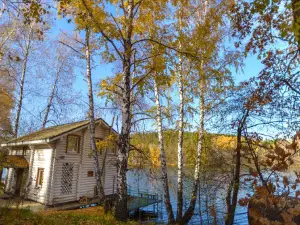 The farm Lake