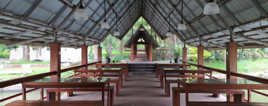 Kolam Renang Telaga Sindur