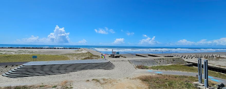Yasashigaura Beach