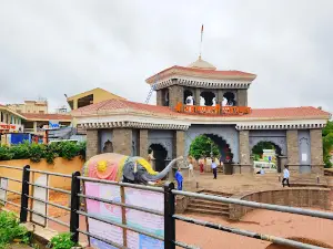 Market of Ganapati Temple
