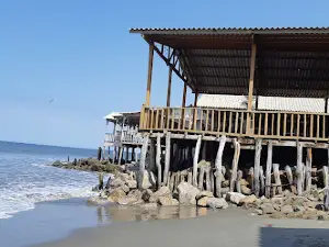 PLAYA LA ESMERALDA DE COLAN