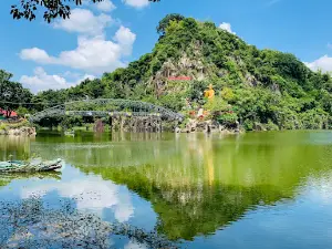 Khu du lịch Lòng hồ Núi Sập