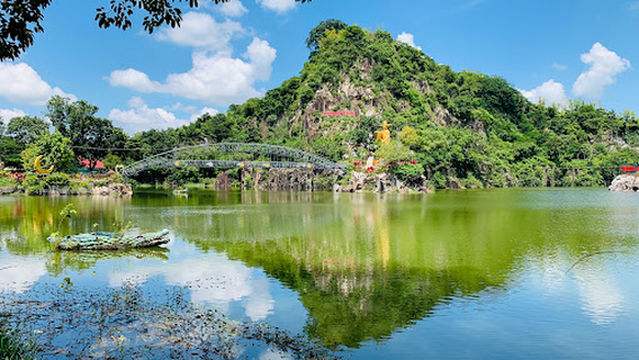 Khu Du lịch Núi Sập