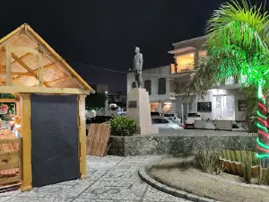 Tomás Salustino Square