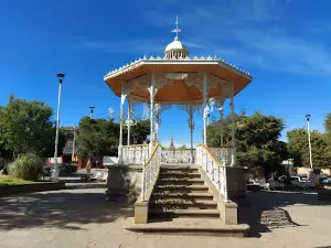 Parroquia San Bartolomé Apostol y Santa María de la Defensa
