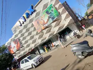 R World INOX