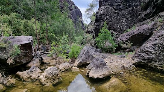 Kinbombi Falls