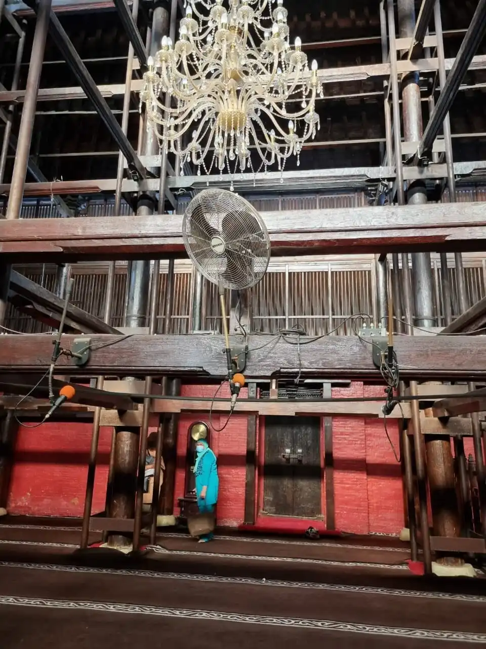 Hotel dekat Masjid Agung Sang Cipta Rasa