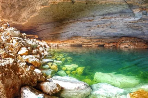 Heet Cave
