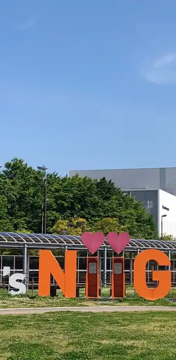 鄰近曾津八一記念館的酒店