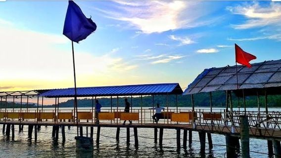 Vayalapra Floating Park