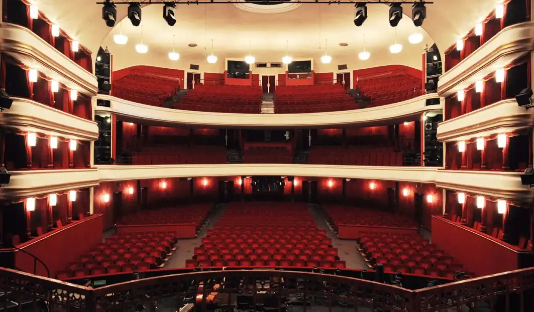 Hotels near Volksoper