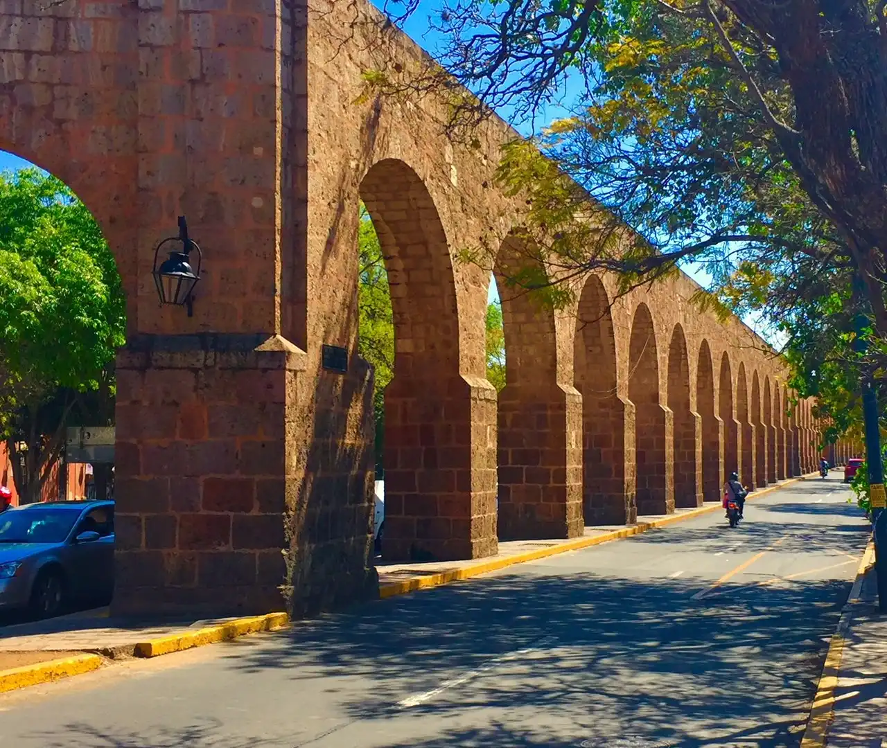 Hotels near Acueducto