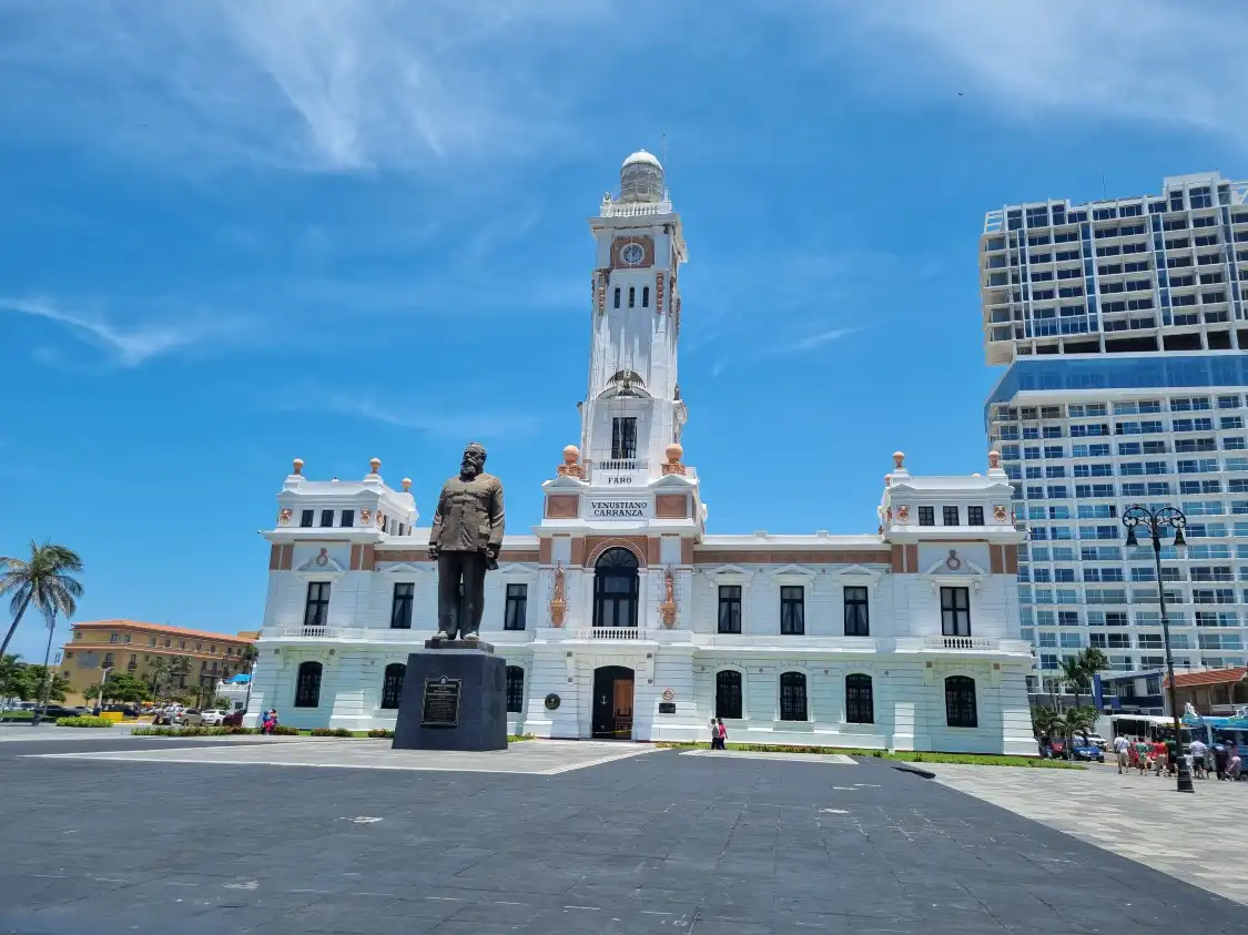 Hotels near Malecon
