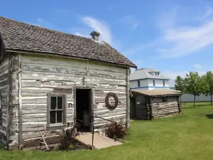 Fort La Reine Museum