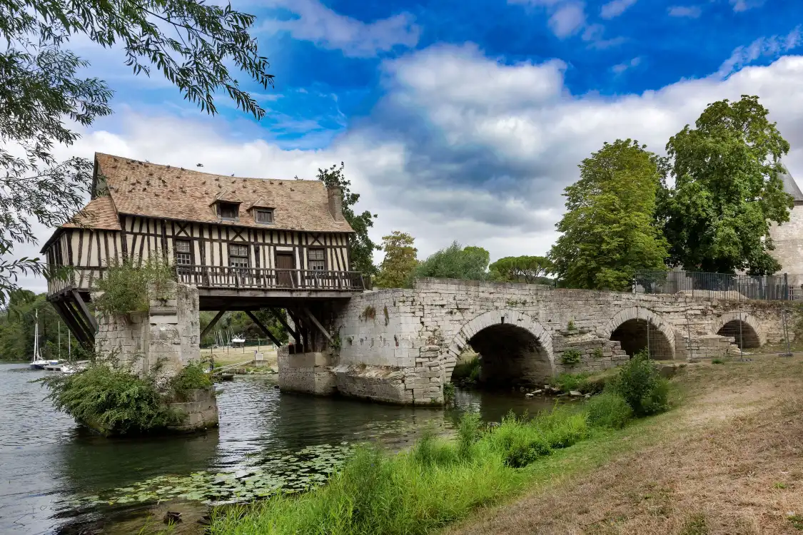 Hotels near The Old Mill of Vernon