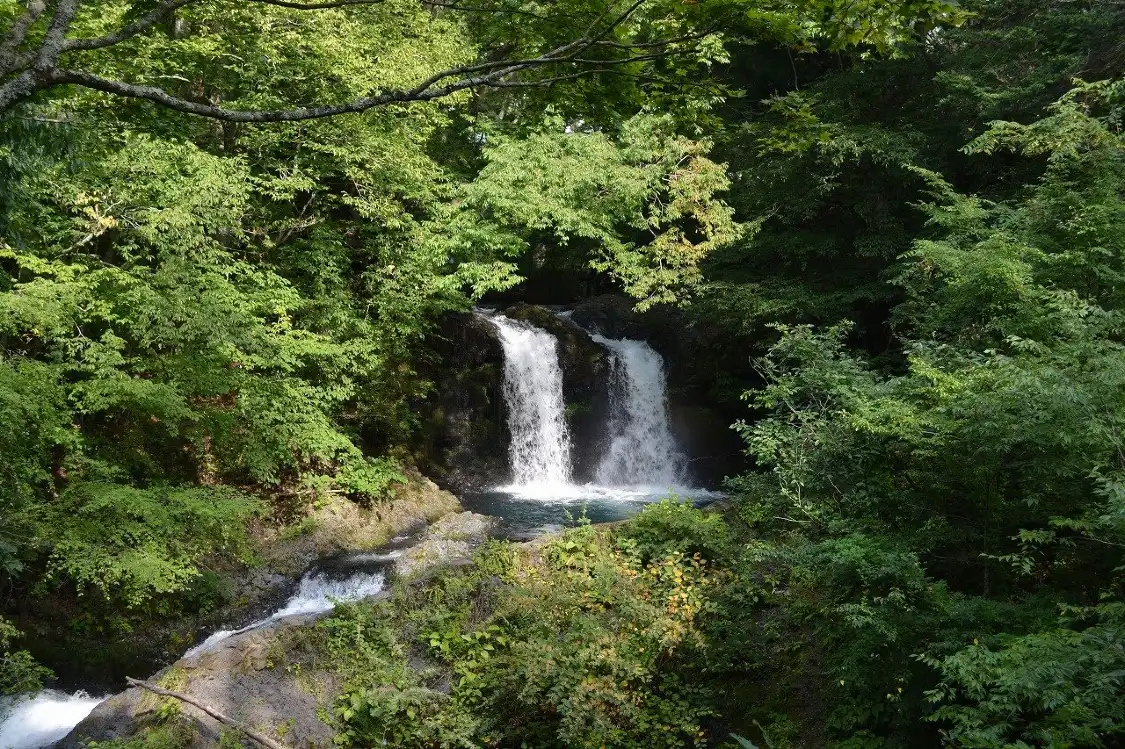 Hotels near Kaneyamano Falls