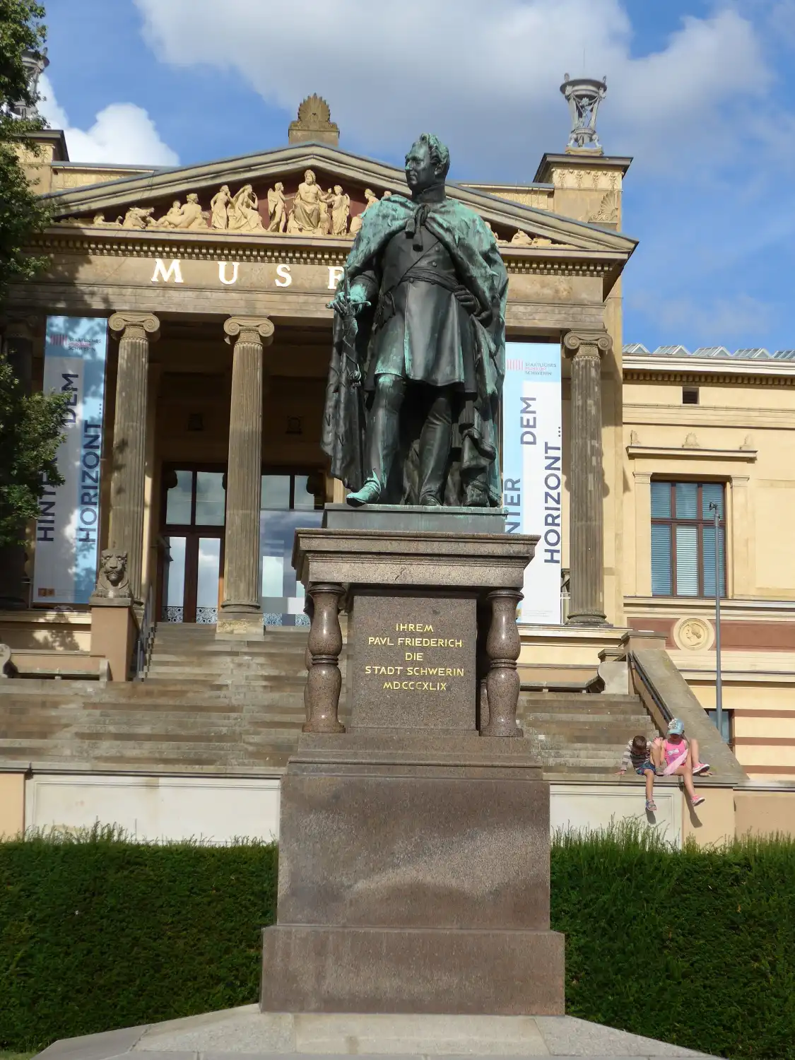 Hotels near Denkmal Paul Friedrich