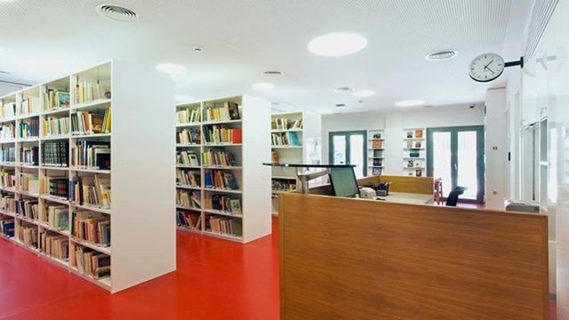Kalambaka library