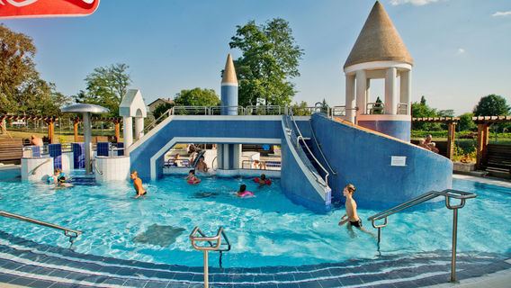 Selyemrét outdoor bath