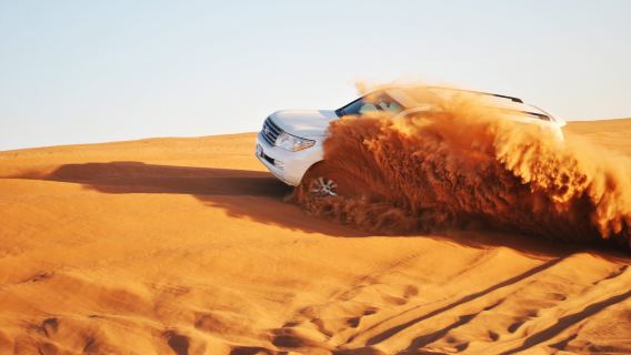 Fuoristrada nel deserto a Dubai