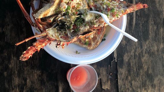 Tiki Pon Da Sea Jamaica