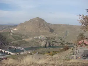 Tarihi Palu Koprusu