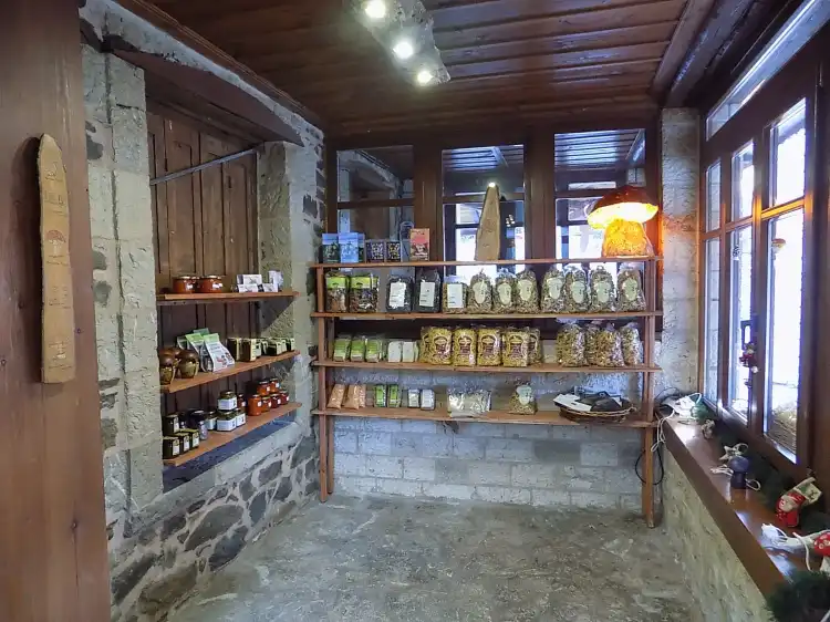 Hotels in Voutiron