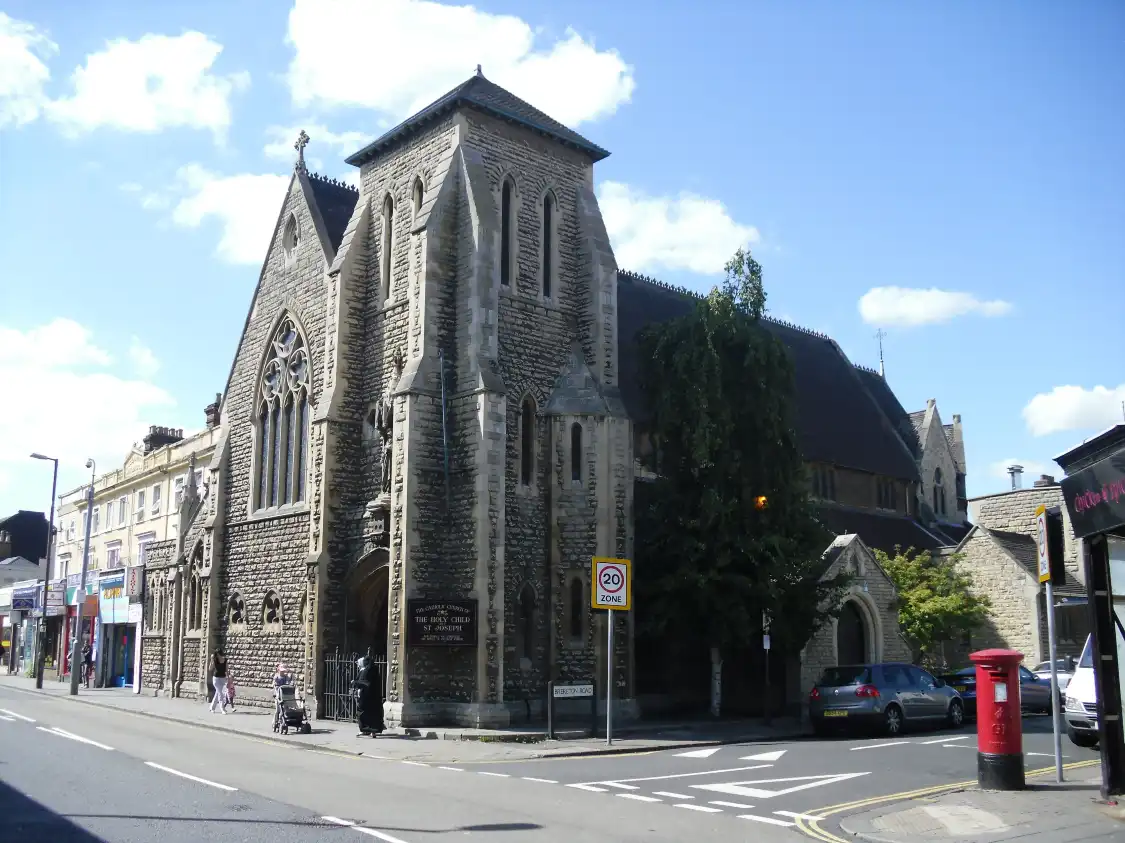Hotels near Holy Child & St Joseph RC Church, Bedford