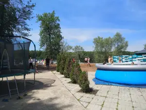 Cafe M5, Camping