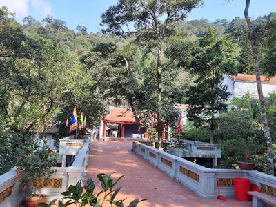 Đền Thỏng