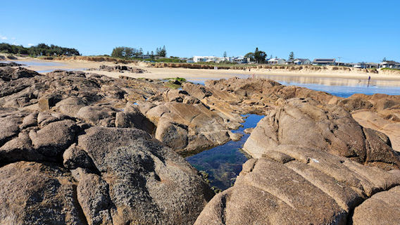 Anna Bay