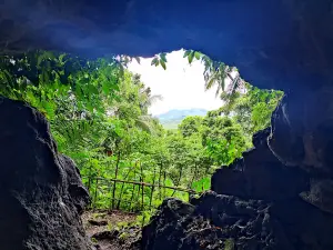 Hoyop-hoyopan Cave