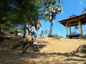 Pantai Slopeng