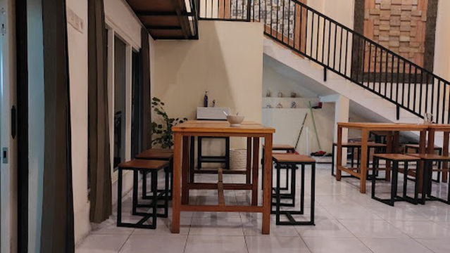 GOR Bulutangkis Tombro