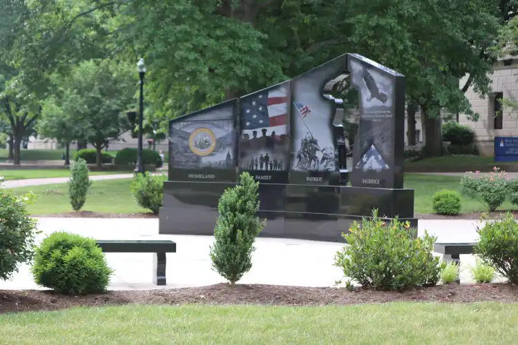 Hotels near West Virginia Veterans Memorial