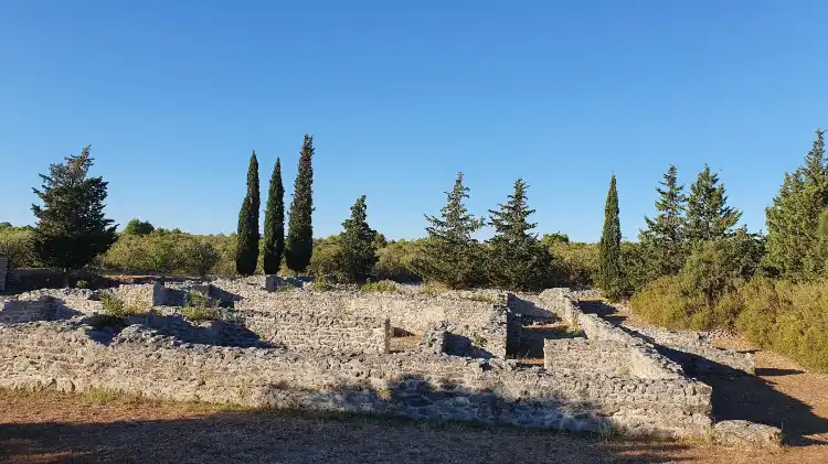 Hôtels à : Srima