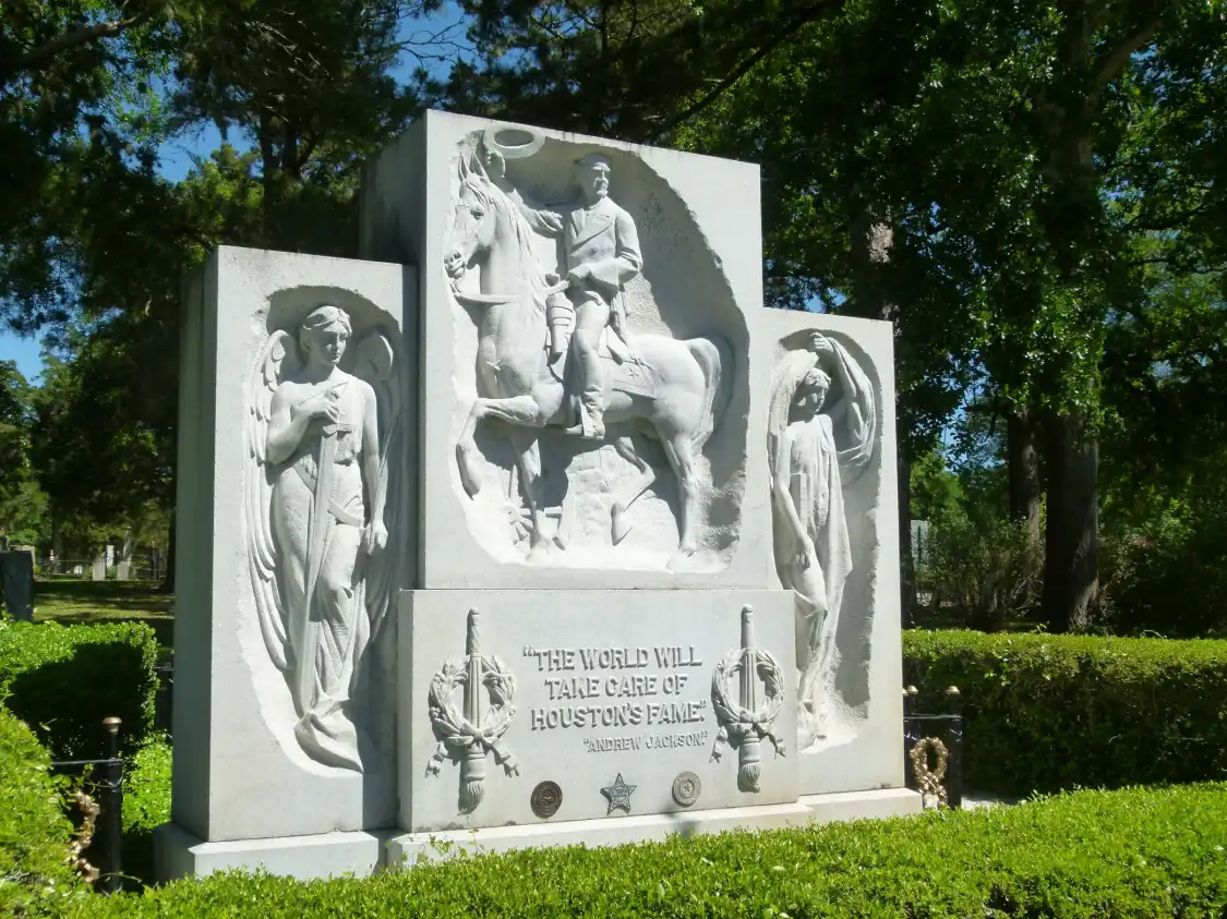 Hotels near Oakwood Cemetery